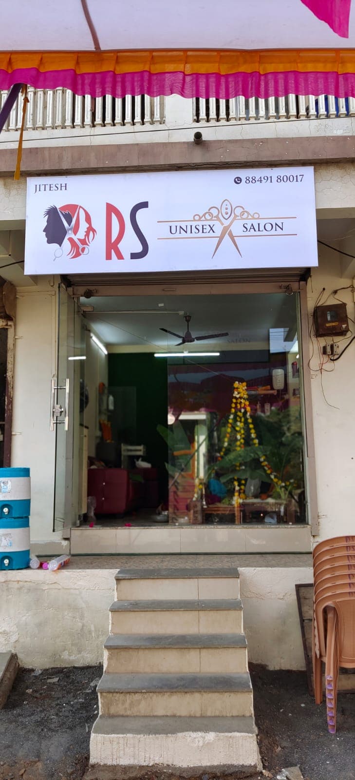 R S Unisex Salon
