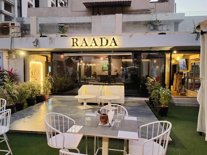 𝐑𝐚𝐚𝐝𝐚 𝐑𝐞𝐬𝐭𝐨 & 𝐂𝐚𝐟𝐞