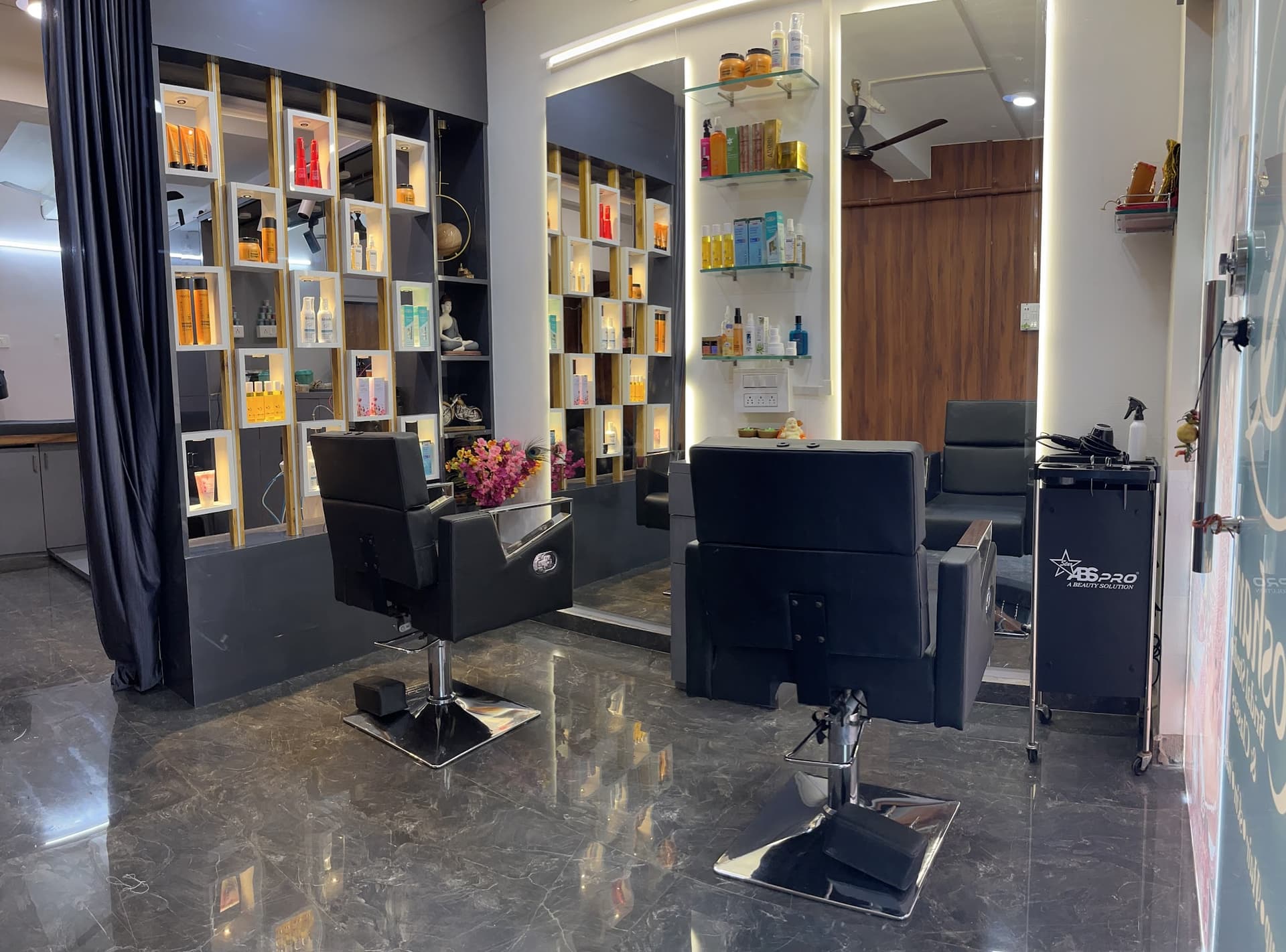 Roshani bridal studio and classes