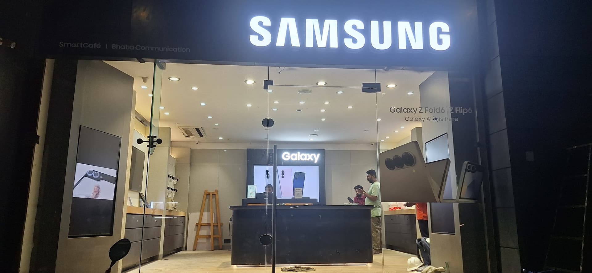 Samsung Smart Cafe - Bhatia's Mobile - Central Bazzar