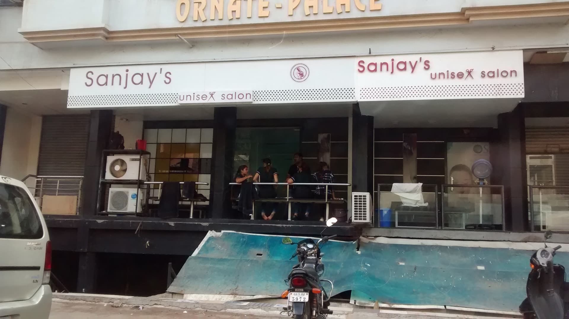 Sanjay Unisex Salon