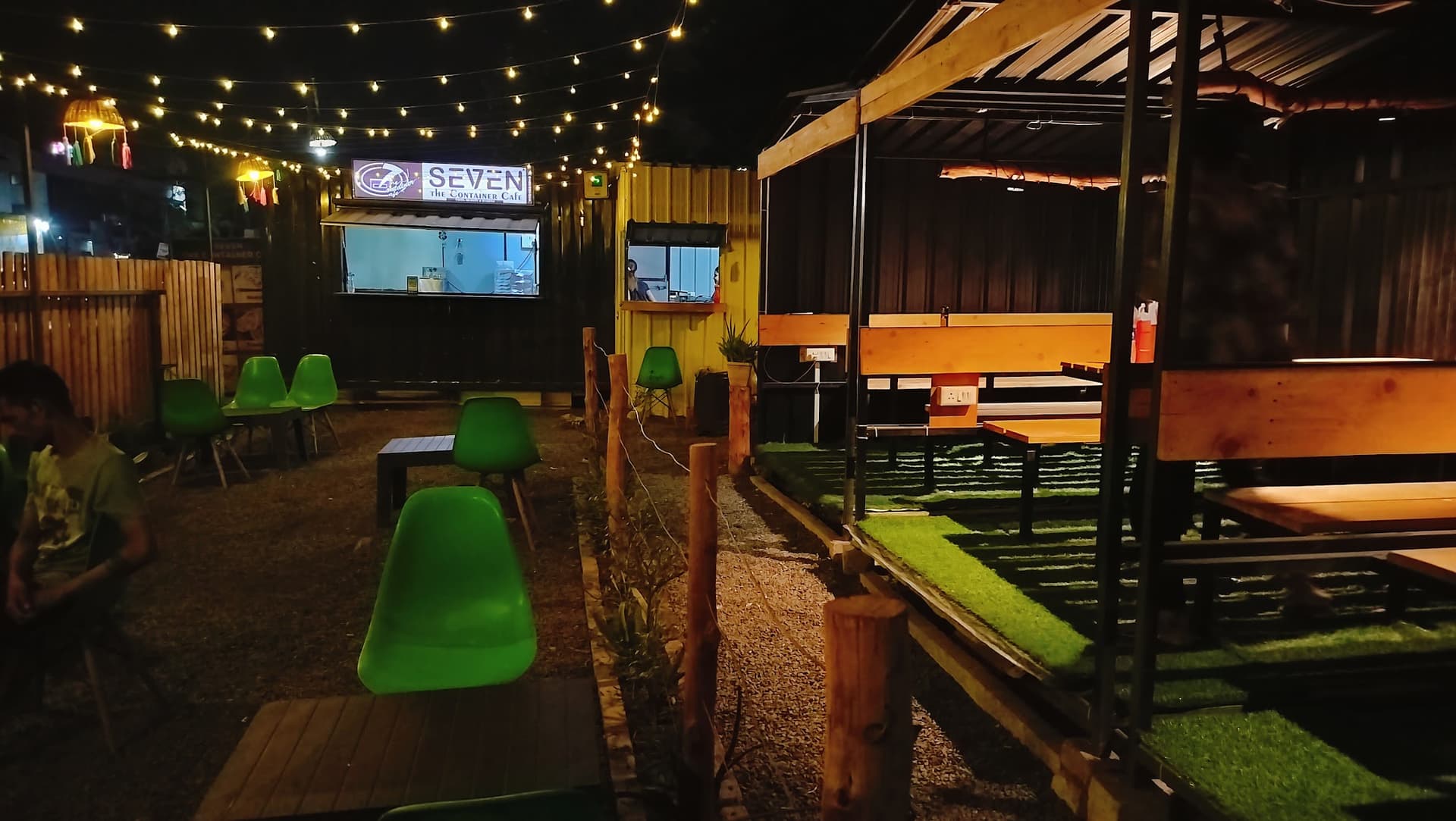 SEVEN The Container Cafe