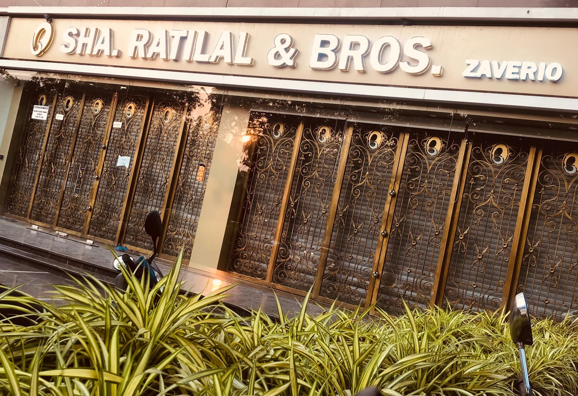 Sha. Ratilal (Zaverio)