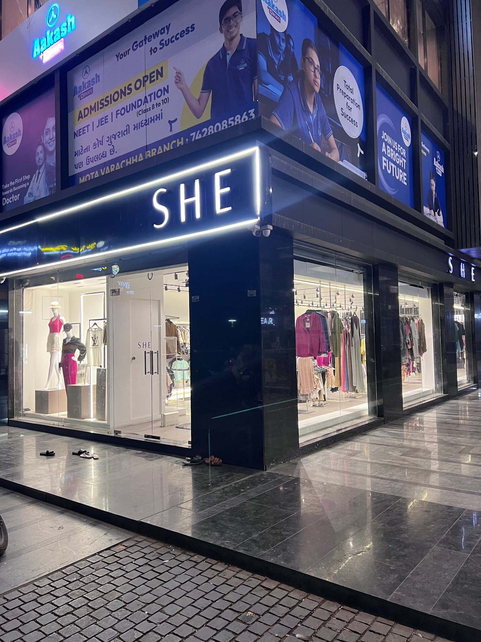 SHE (Opera business hub)