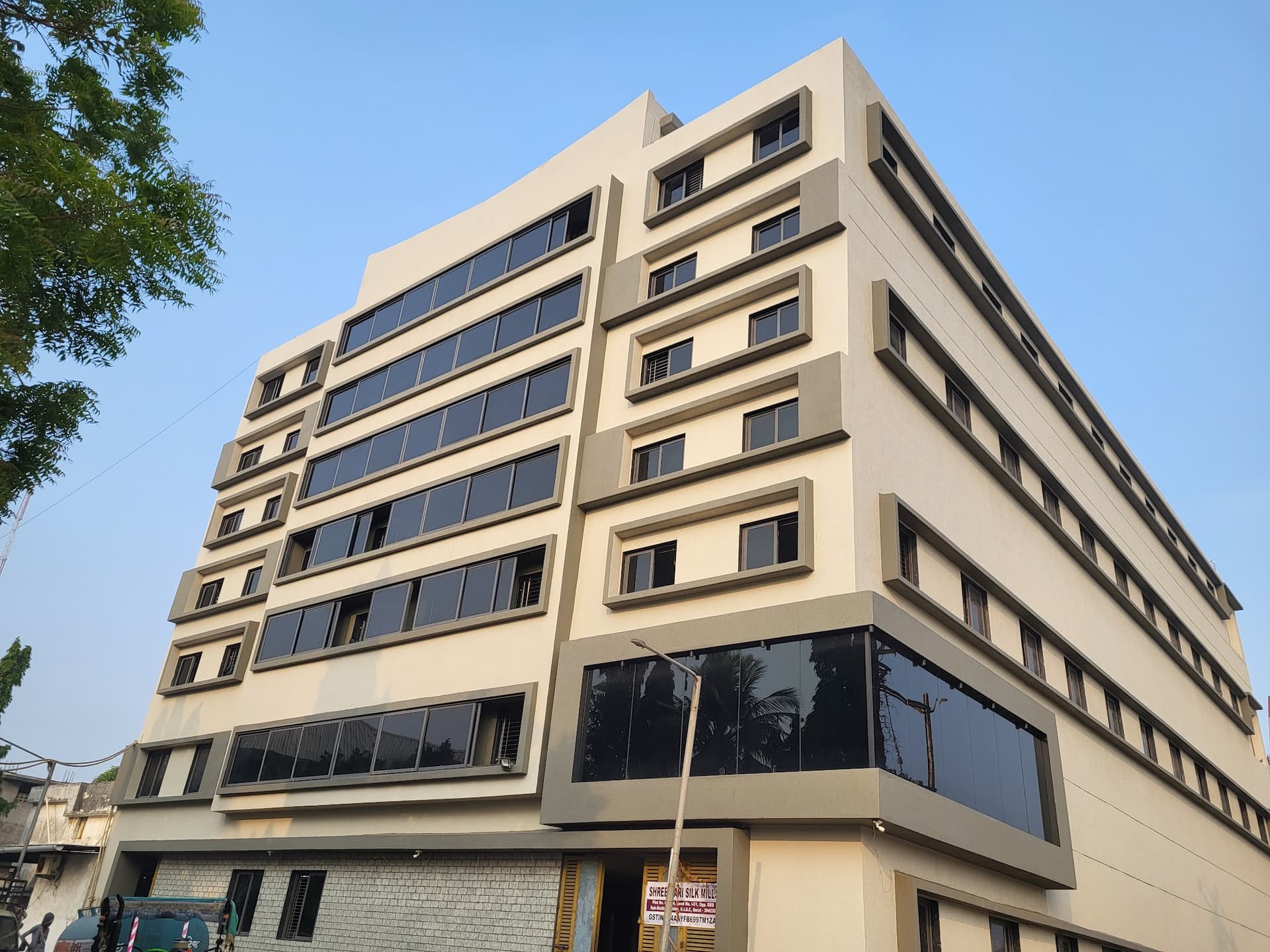 Shree Hari Silk Mills