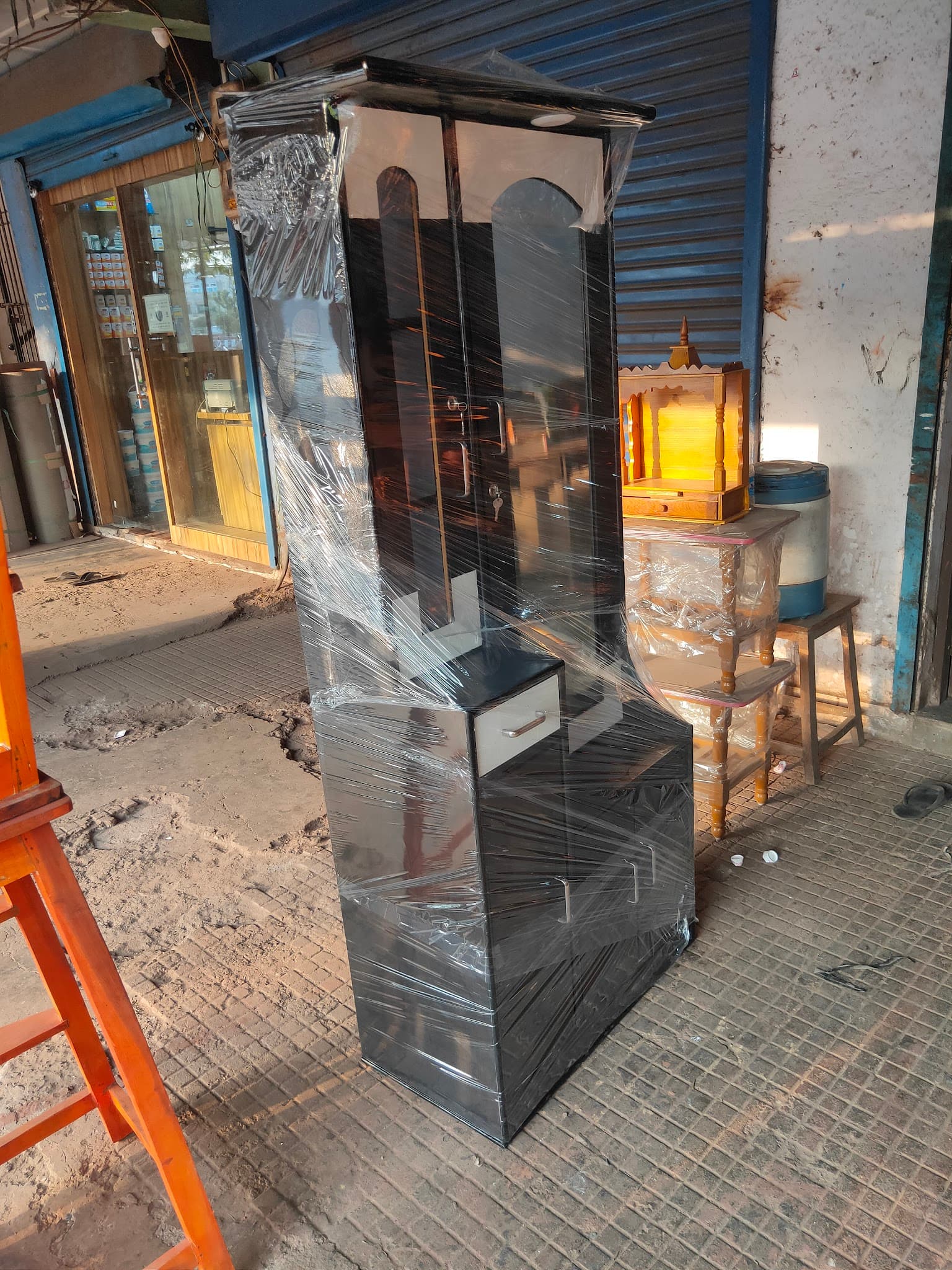 Shree Om Sai Wooden Furniture & Sofa manufacturers.