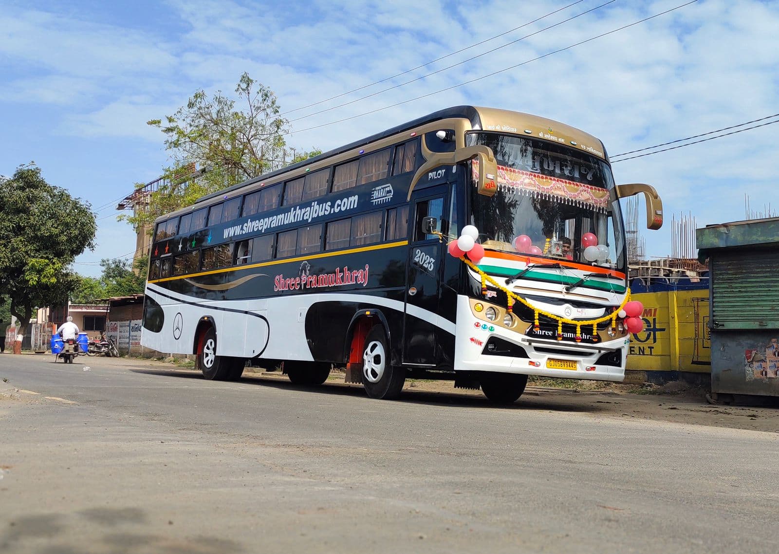 Shree PramukhRaj Travels