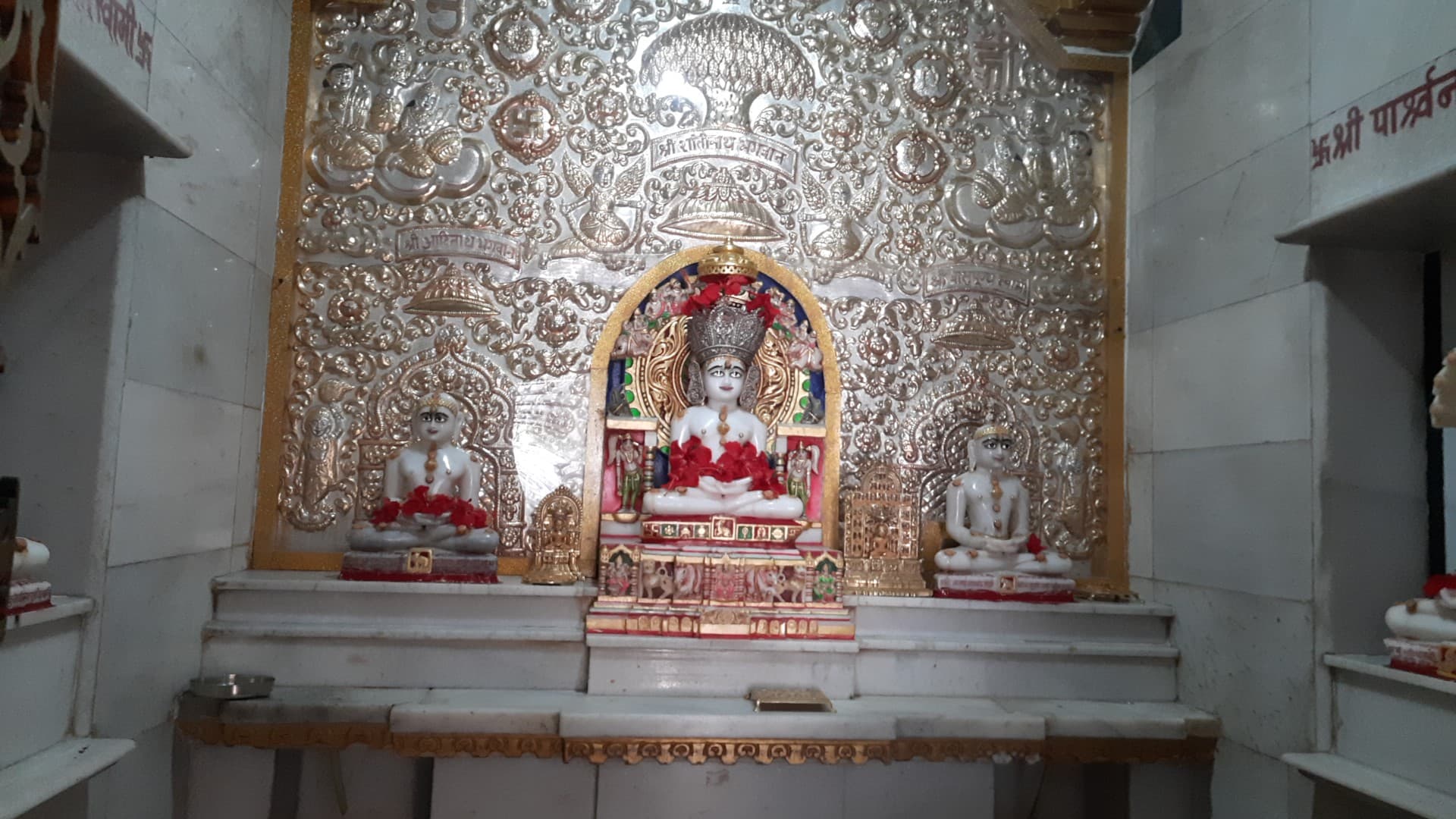 Shree Shantinath Shwetambar Jain Temple