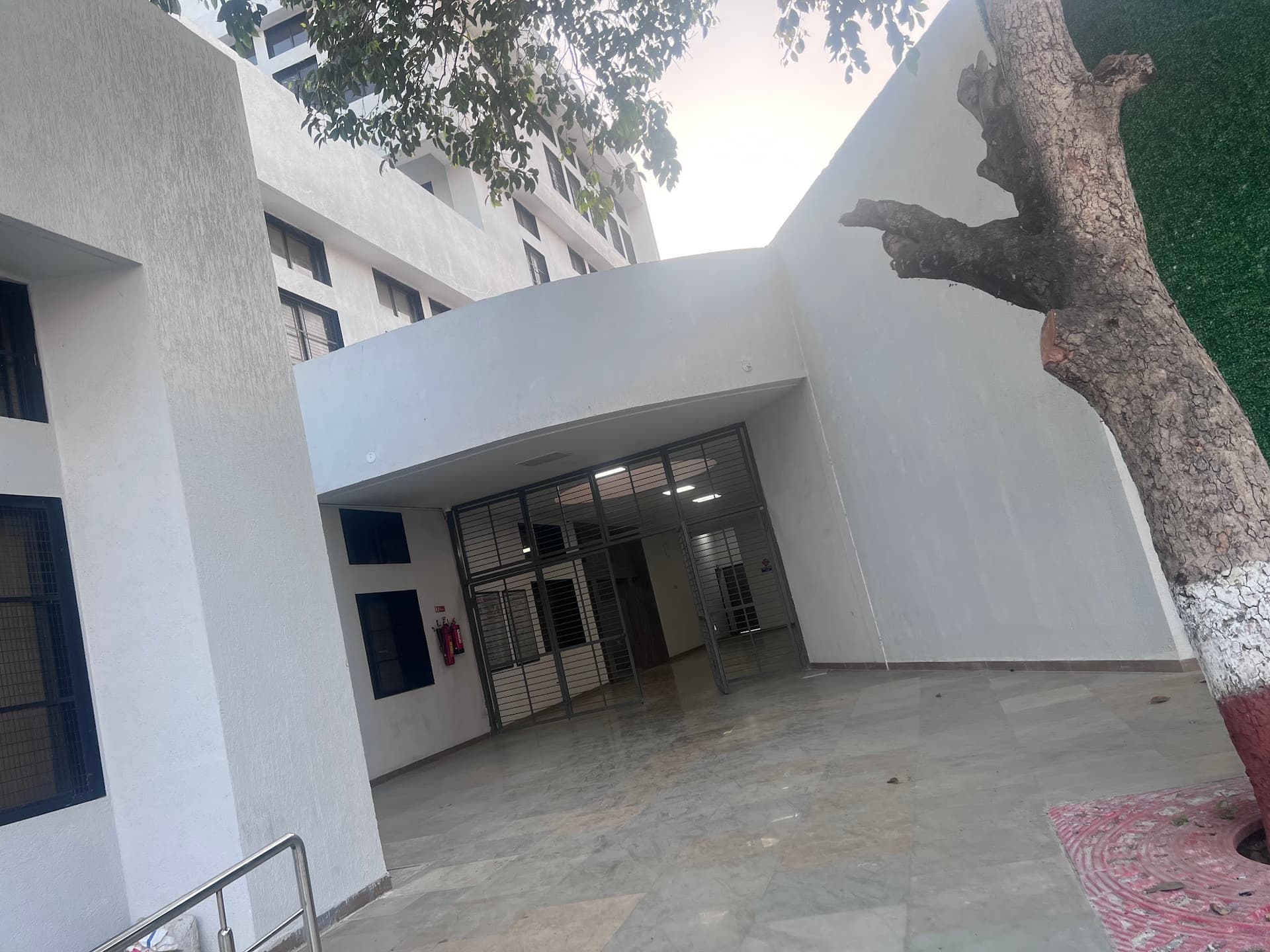 Shri Keshubhai Patel SMC Library