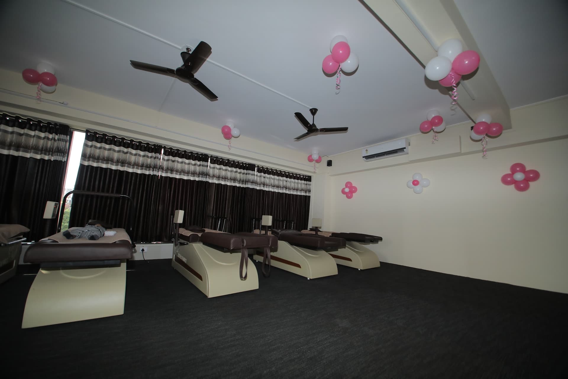 SLIMIPHY FITNESS CENTER(Pal Fitness & Weight Loss Center - Physio Care) Vesu