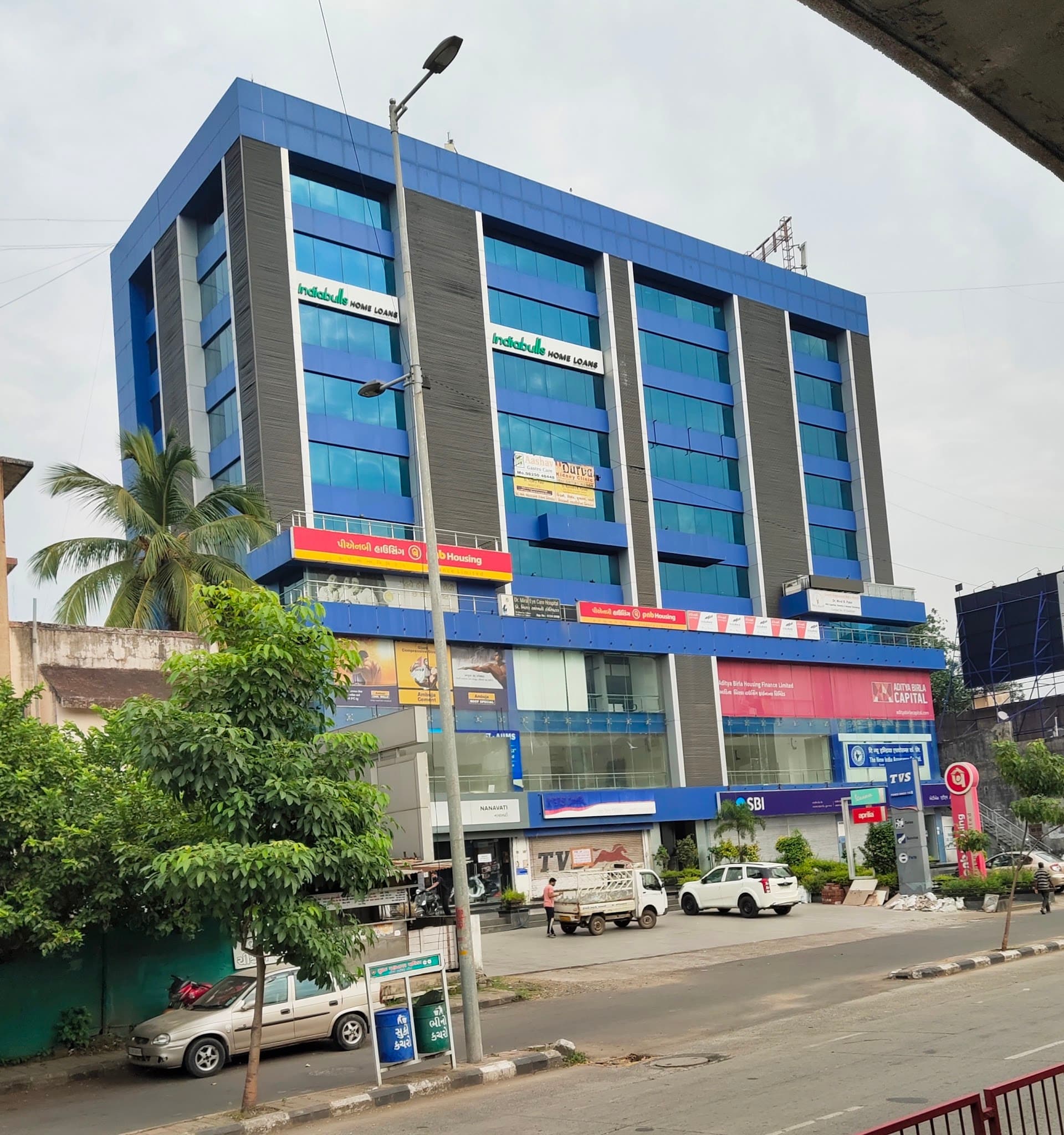 State Bank of India - Adajan Hajira Road Branch