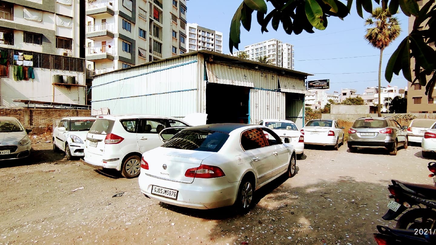 The Luxurious Automotive