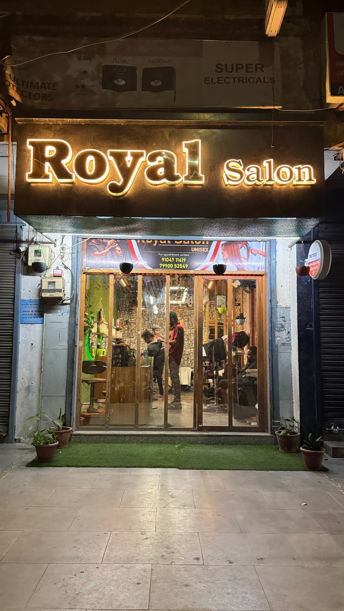 The Royal Unisex Salon
