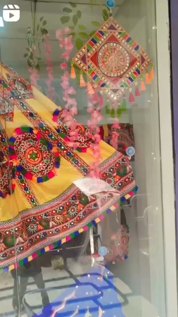 U Shine Beauty World