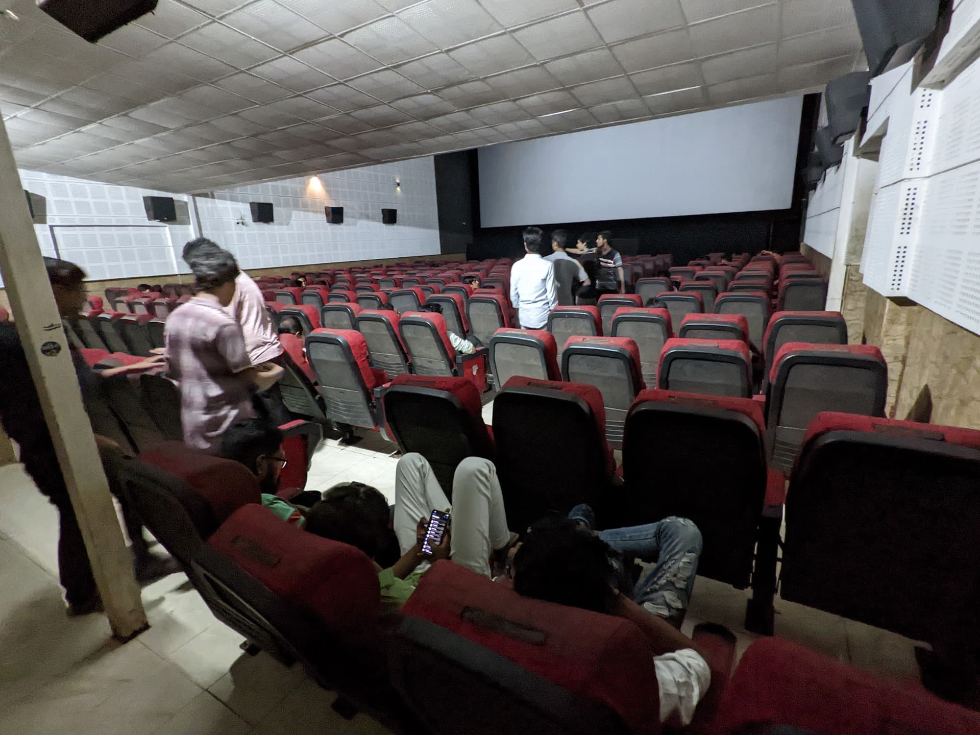 Valam Multiplex
