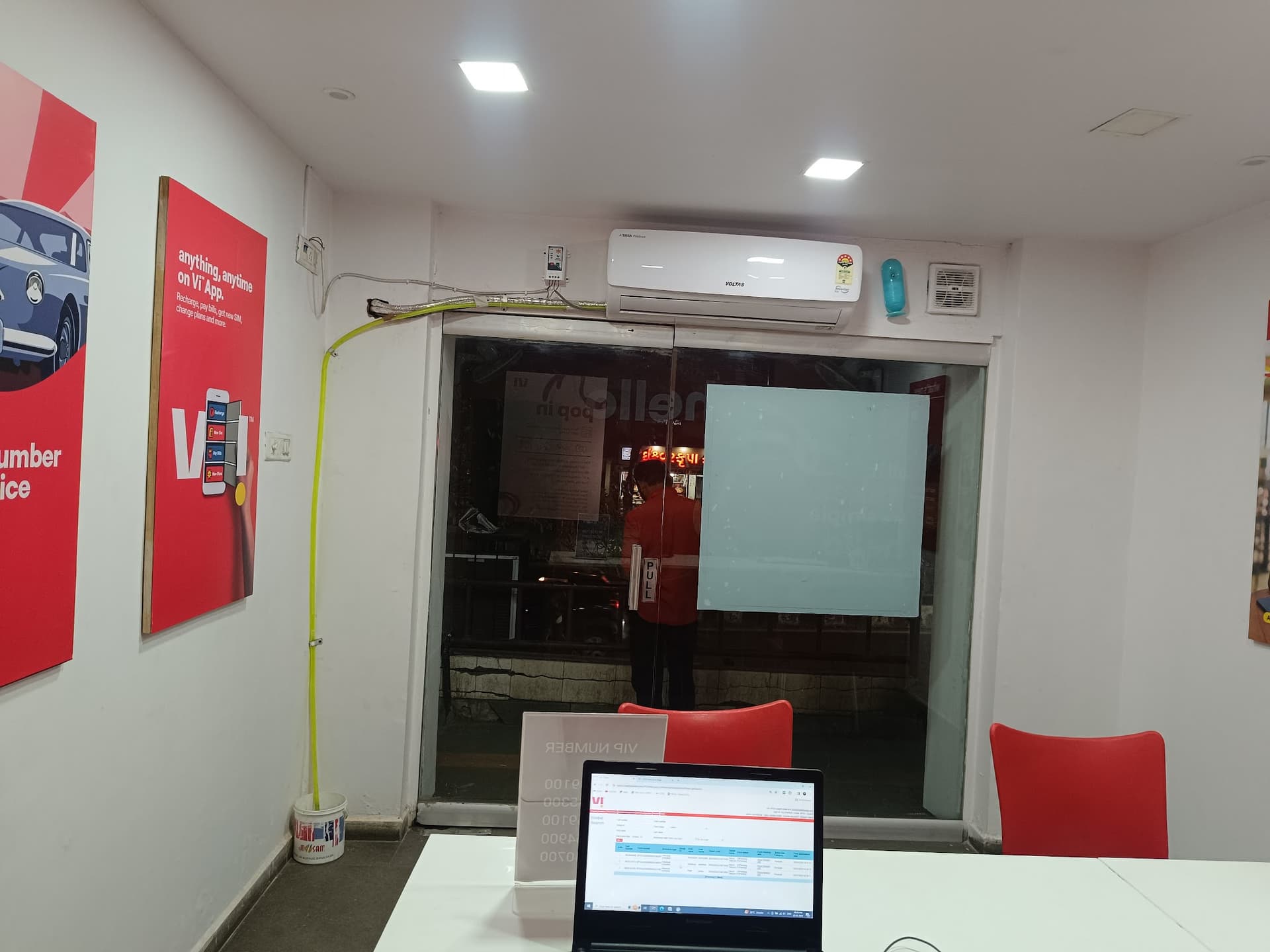 Vi - Vodafone Idea mini Store