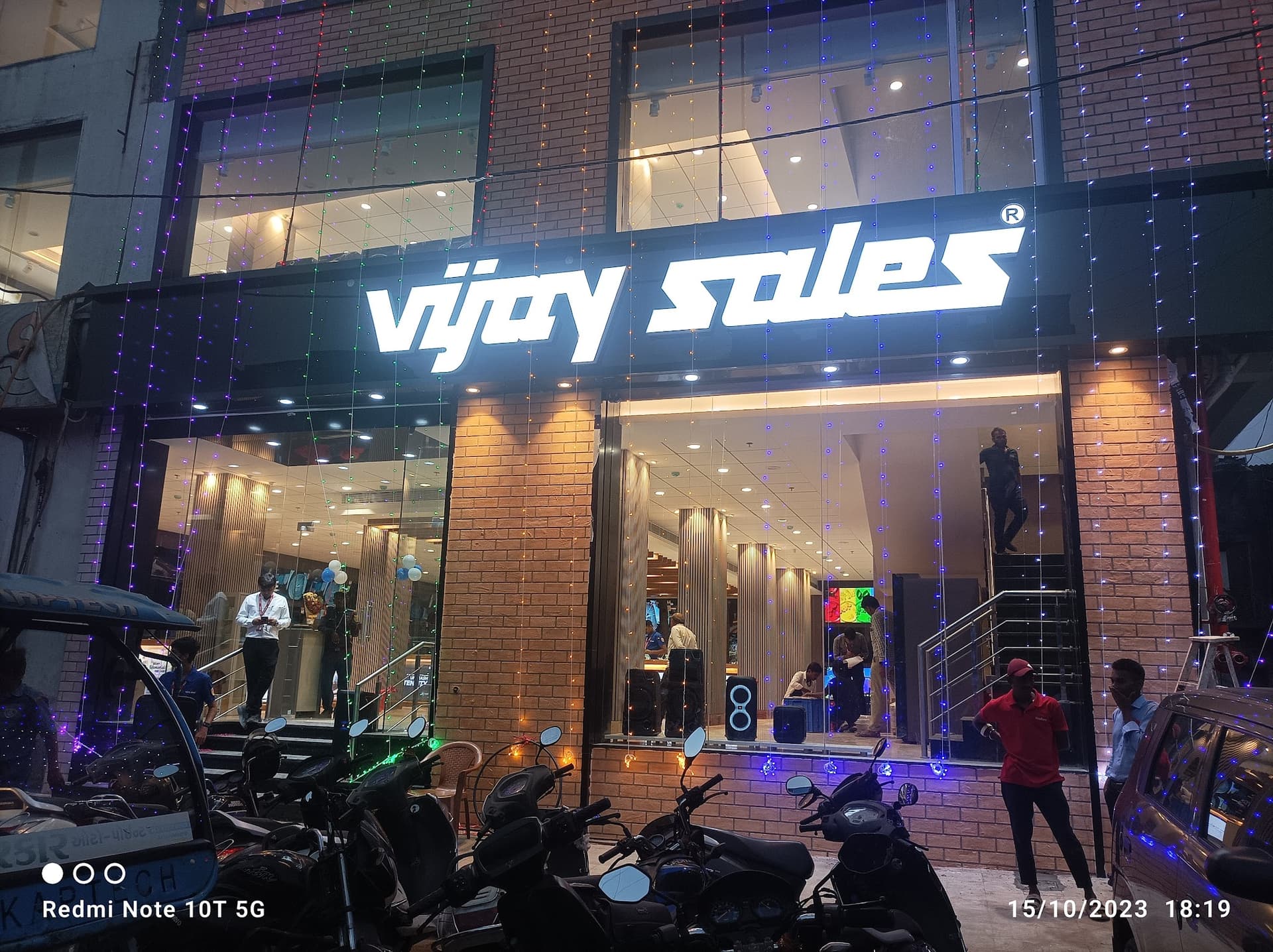 VIJAY SALES - PARVAT PATIA