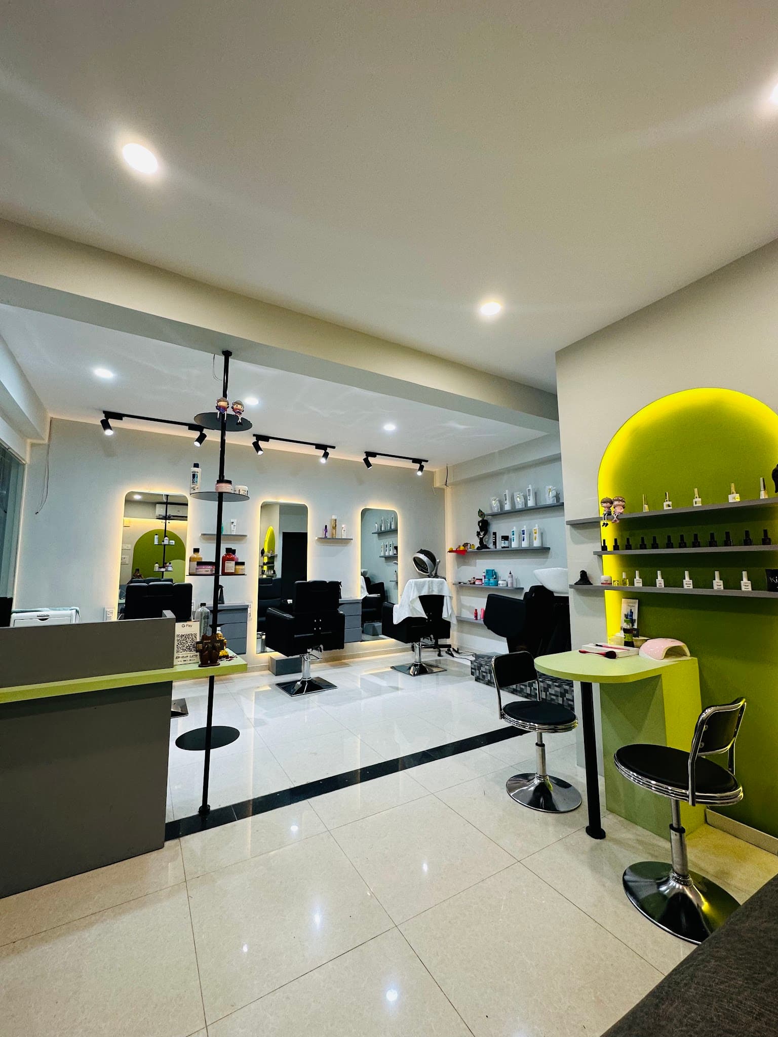 Vini Salon & Academy