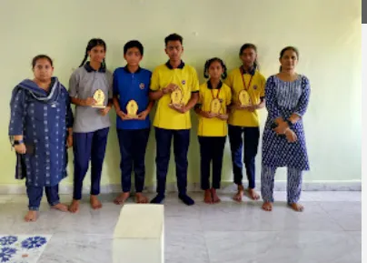 Daffodils English School