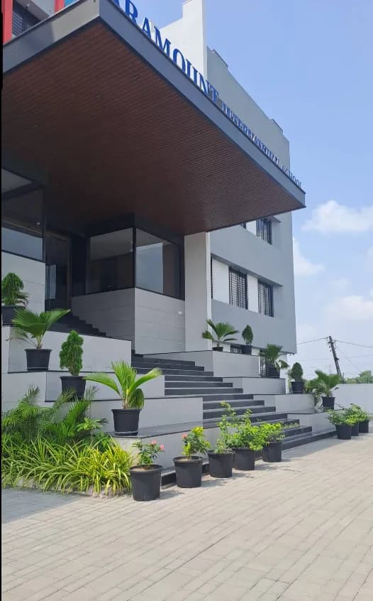 Paramount International School