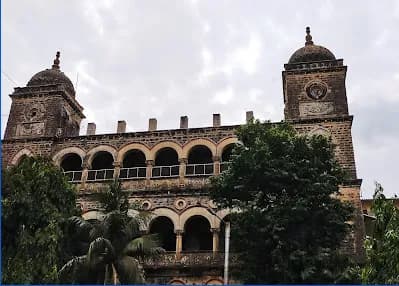 SIR JJ English School